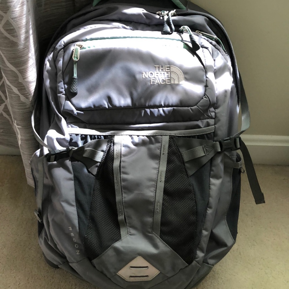 North face recon backpack